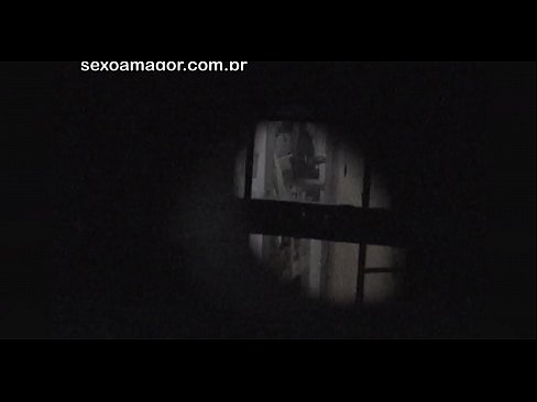 ❤️ Ξανθιά κοπέλα βιντεοσκοπήθηκε κρυφά από ηδονοβλεψία της γειτονιάς κρυμμένο πίσω από κούφια τούβλα Γαμημένο βίντεο ️❤